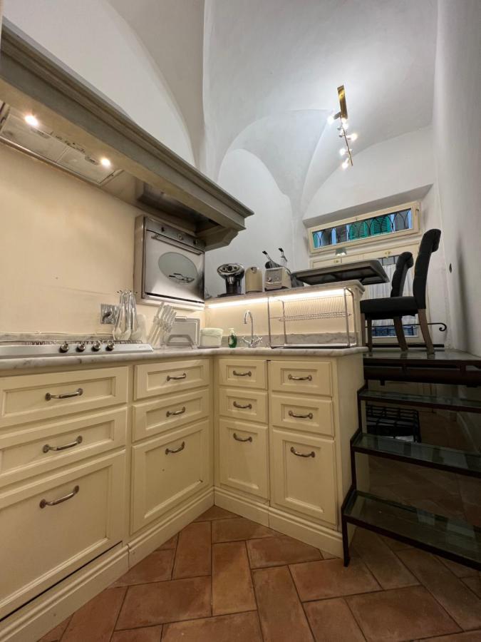Unique And Antique Apartment Florence Exterior photo